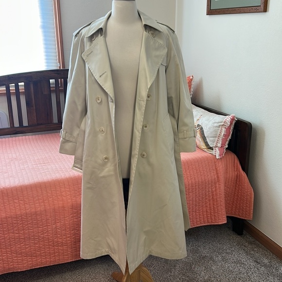 London Fog Classic Double Breasted Belted Wool zip out liner Trench Coat sz 8P - Picture 15 of 16